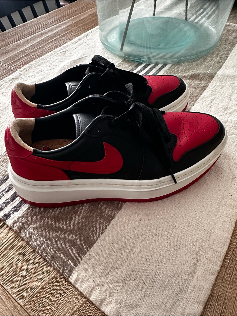 Nike Elevate Style - Women's Black and Red Low-Top Sneakers